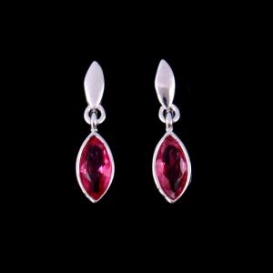 China Simple 925 Sterling Silver Earrings With Red Garnet Zircon For Anniversary factory