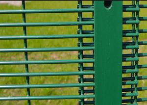 China Green 358 Security Mesh Fencing 80 X 80 MM Post 2.1 X 2.5 Meter For Road Security factory