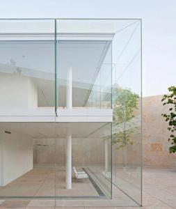 China Ultra Clear Float Tempered Glass with Smooth Surface factory