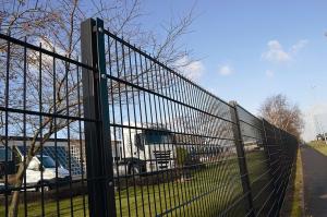 China 656 868 Mesh Fence Panels , Low Carbon Wire Steel Galvanized Welded Fence factory