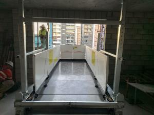 China Movable 5.3m Construction Outrigger Platform For Material Loading factory