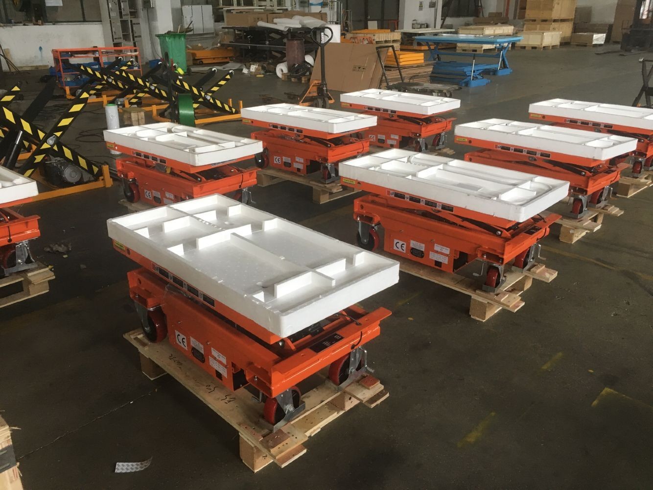 500kg 1102lbs Mobile Lift Tables Hydraulic Manual Mobile Single Scissor Lift Table Trolley