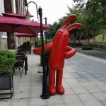 H185cm Standing Fiberglass Cartoon Rabbit Sculpture For Shopping Centre