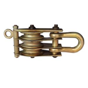China Round Eye Type 3T Three Wheels Wire Rope Pulley Blocks Made of Steel factory
