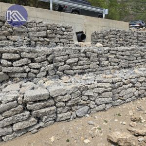 China Erosion Protection Gabion Retaining Wall Fence factory