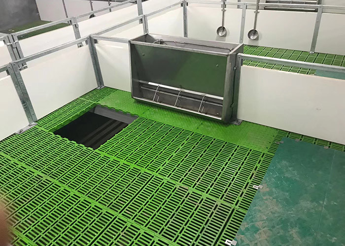 Hog Piggery Piglets Plastic Slatted Flooring For Nursery Farrowing 200kgs/Pcs Loading