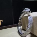 C Cheetah bracelet - showing the charm of courage, naughty or docile .18K gold