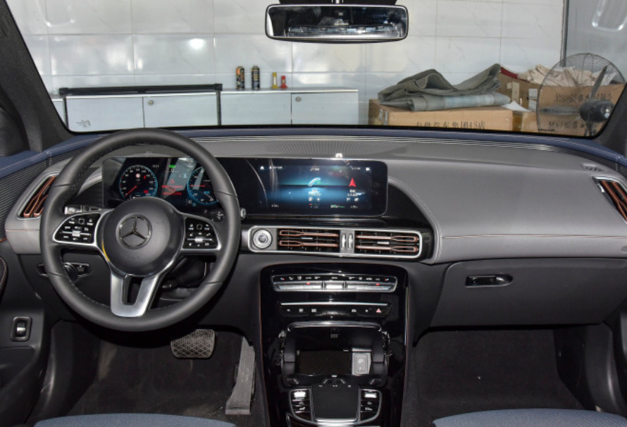 Mercedes-benz EQC 350 4MATIC 2022 Special Edition 5 Door 5 seats SUV