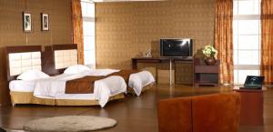 China Serviced Apartments Furniture,Fabric Headboard,Bed,Nightstand,TV Cabinet,Luaage Rack/Table,Desk, Made by MDF/Melamine factory