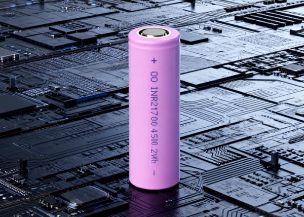 China 21700 Lithium-Ion Battery with Low Internal Resistance, Wide Temperature Range, and NMC Cathode for High-Drain Applications factory
