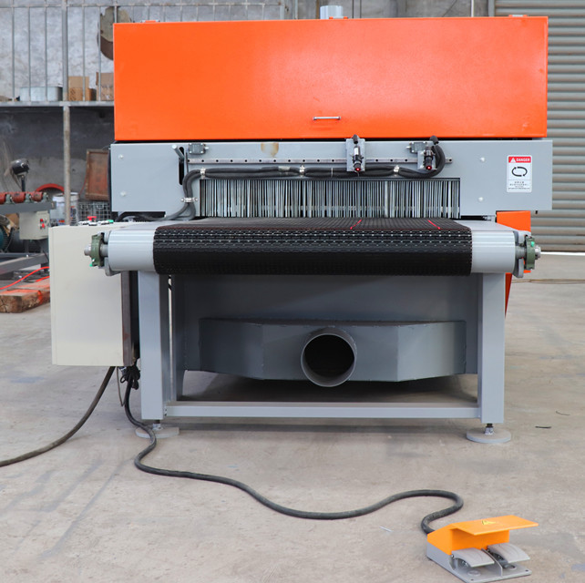China forest portable sawmill horizontal diesel band saw /mobile bandsaw with rails