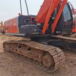 24000 KG Moving Type Crawler Chain Hitachi ZX240 Excavator Machine in Good