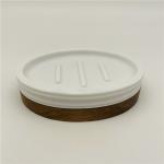 White Color Polyresin Bathroom Set Ribbed Circles Look With Wood Parts