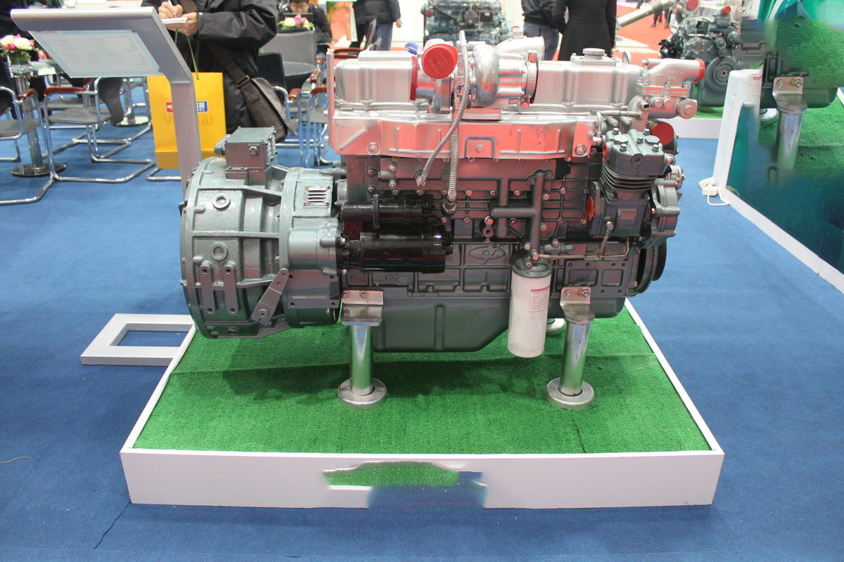 Reliable Bus Spare Parts Yutong Bus ZK6129H Yuchai Engine YC6G300-20 High Precision