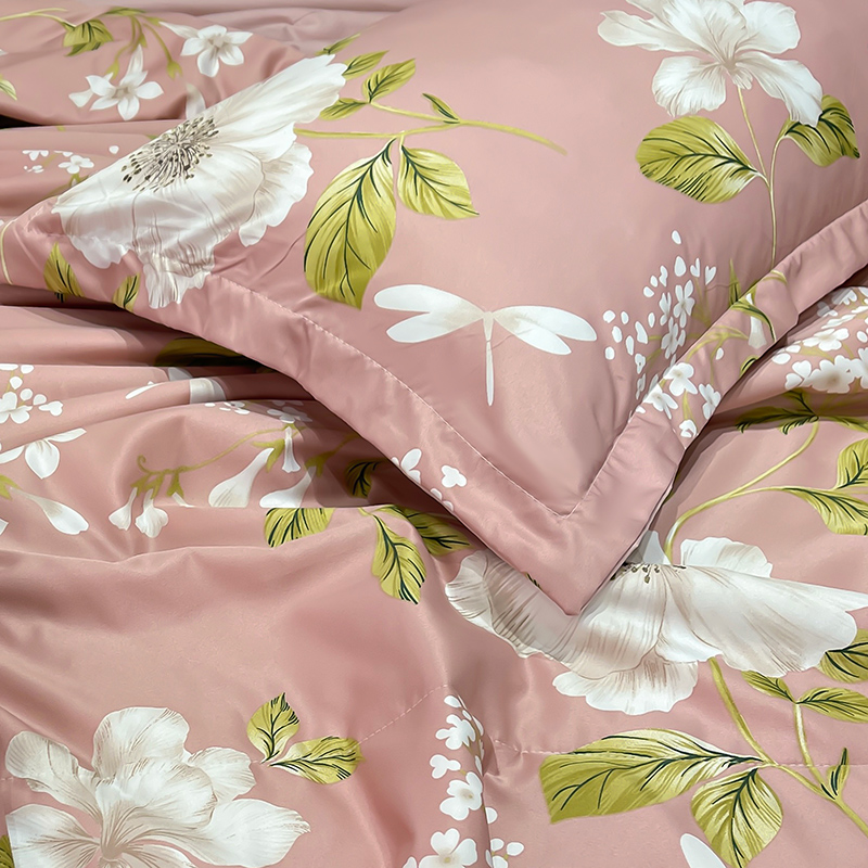 Luxury Princess Washed Silk Bedding Set 4 Pcs Filled with Soft and Breathable Bed Sheet