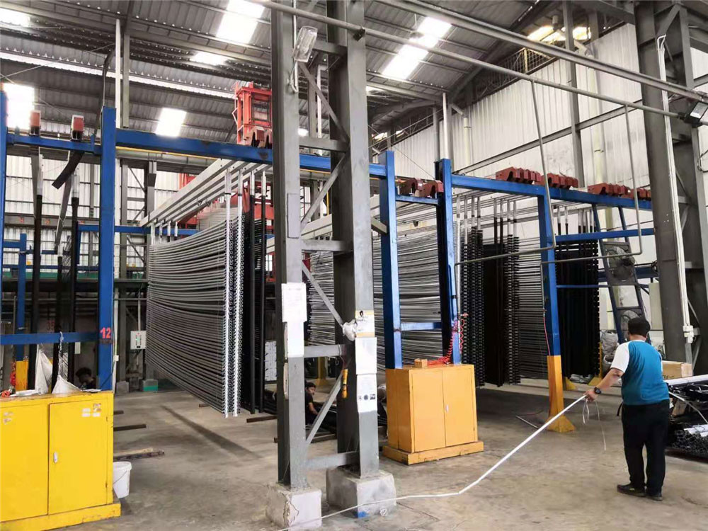 China Aluminum Modular Anodizing Line Process With Manual Racking System factory