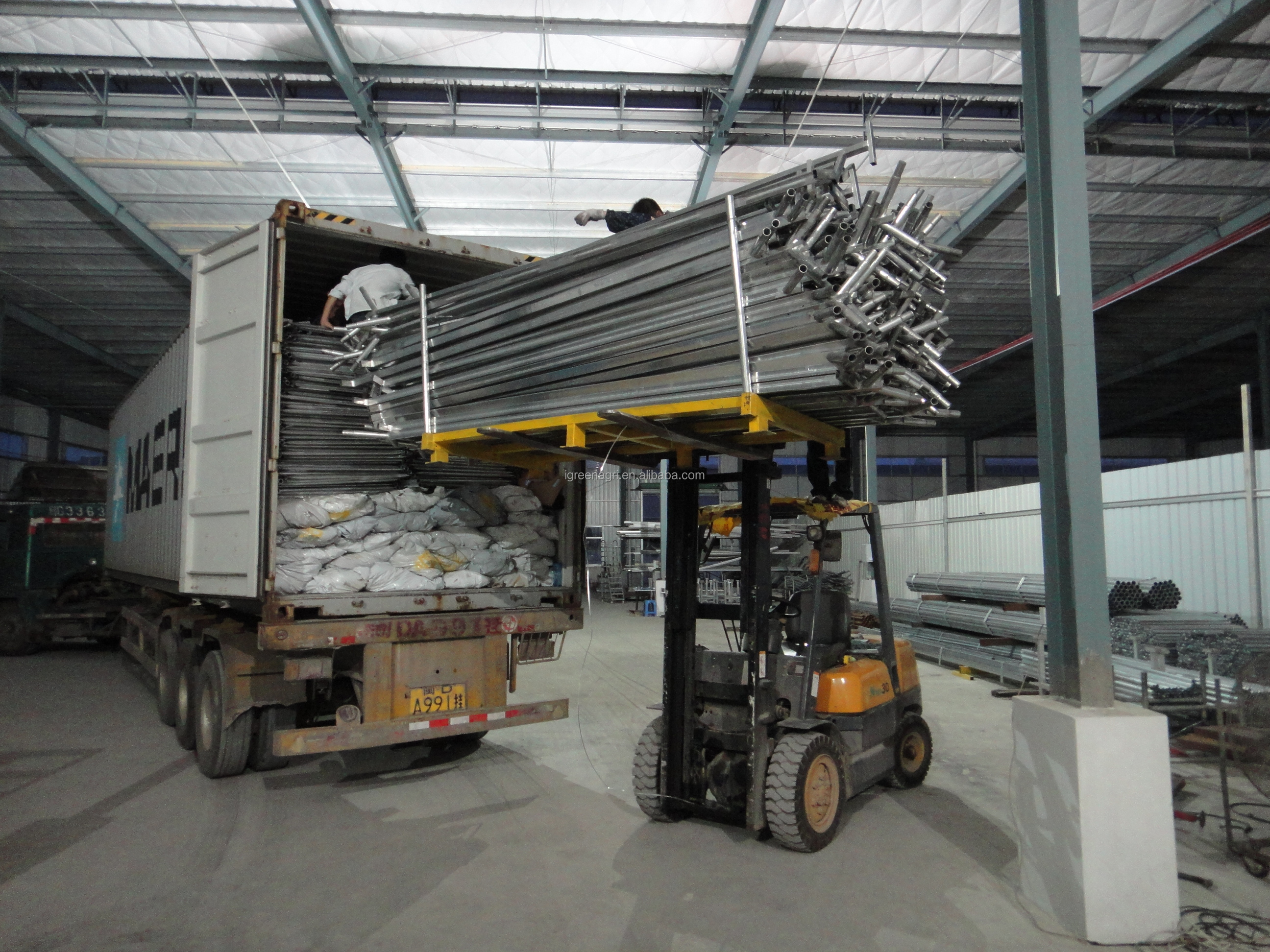 Tunnel Greenhouse with Hot Dipped Galvanized Steel Structure and 275gsm Zinc Coating