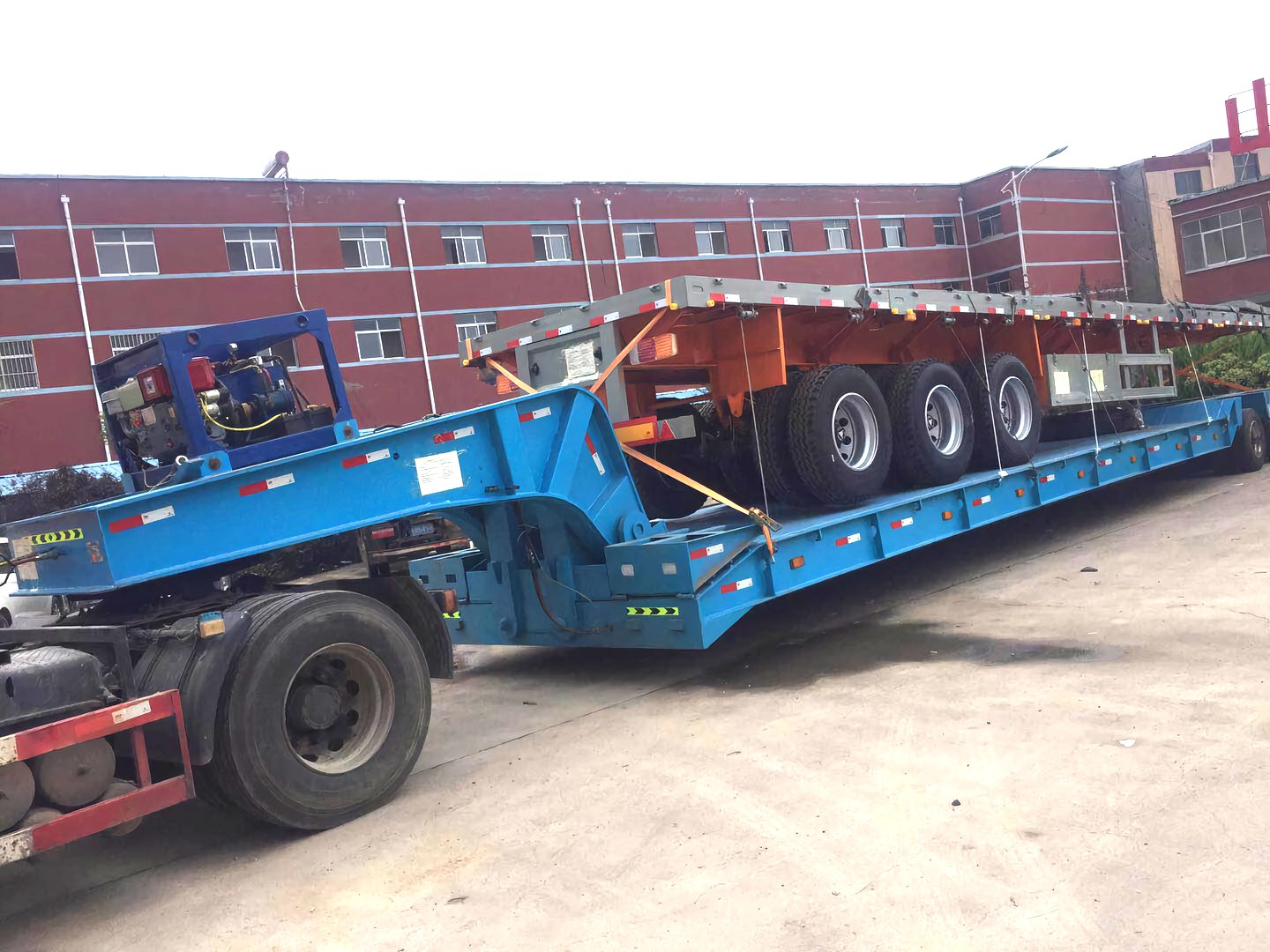 NDRC Announced Enterprise 2 Axle Loader Low Bed Lowboy Trailer with Air Suspension