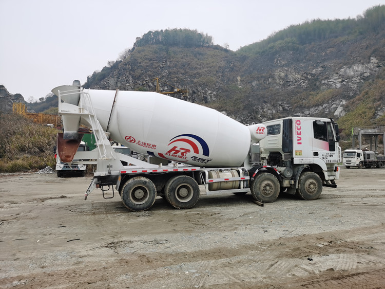 Used And New Howo 8X4 12 Wheel Euro Concrete Cement Mixer Truck For Sale