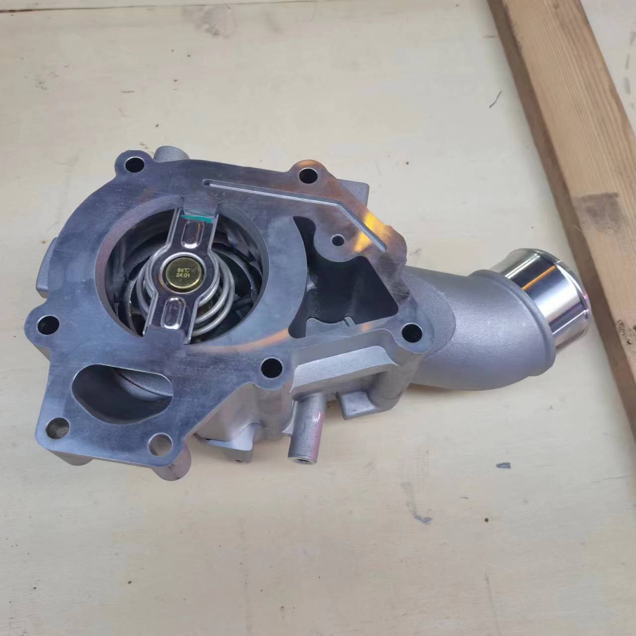 Car Engine Thermostat for Hongyan Trucks 5801544285 to Keep Your Engine Running Smoothly