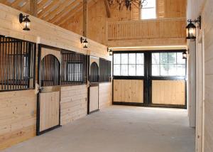 China Sliding Door Indoor Horse Stables High Strength 51 Inch Wide X 7 FT High Door factory