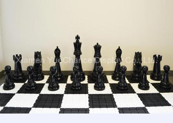 China Large Size Window Display Decorations Decorative Fiberglass Chess Pieces factory