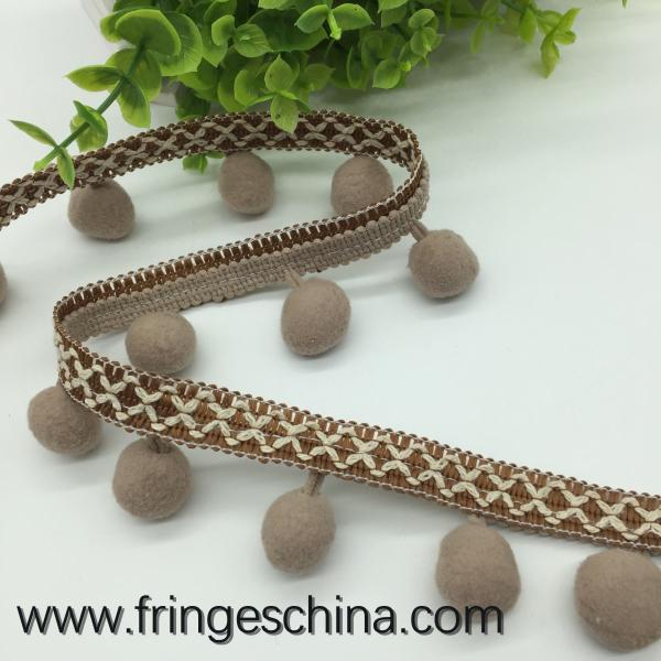 Machine producing OEM wholesale beautiful fabric drapery trimmings beaded pom