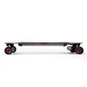 China Led Light Dual Motor Electric Skateboard , SK-E2 Custom Electric Boosted Board factory