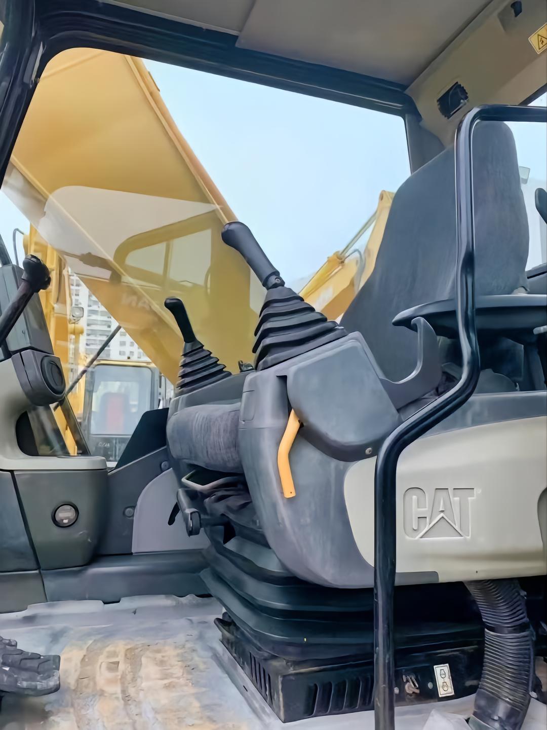 Cat 326D Crawler Excavator with Cat Engine and Operating Weight