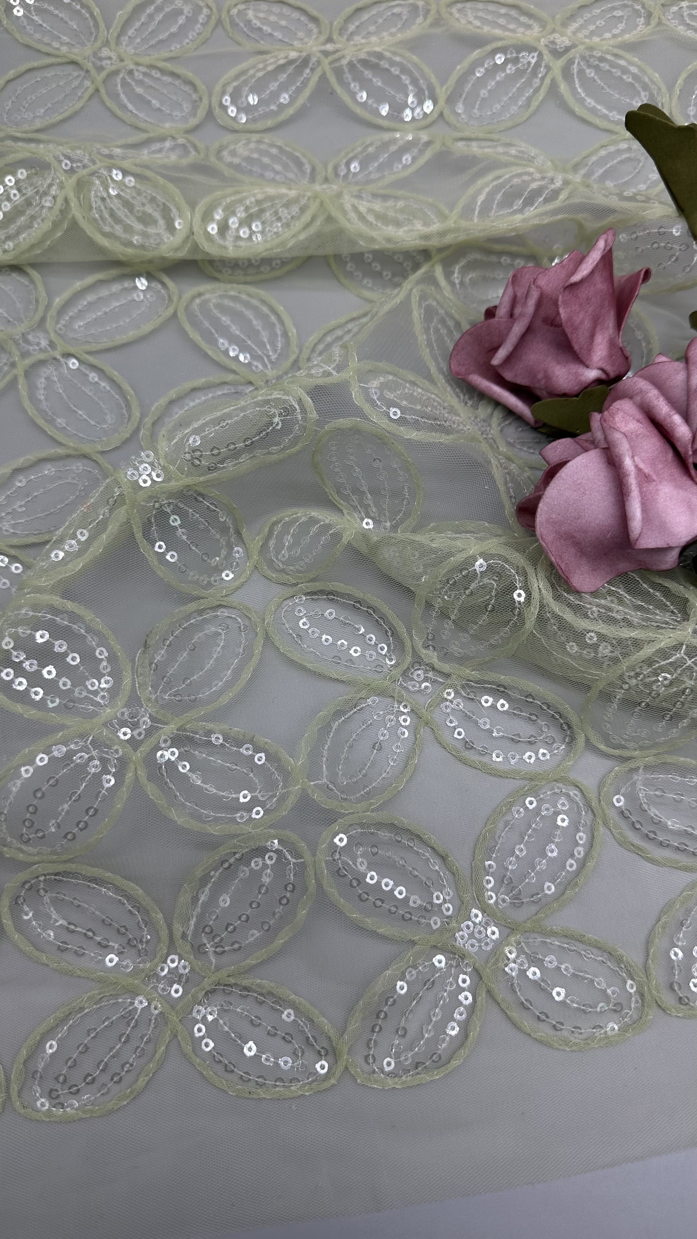 Four Clover Leaf Sequin Embroidered Fabric for Gowns Breathe Women's Wedding Dresses