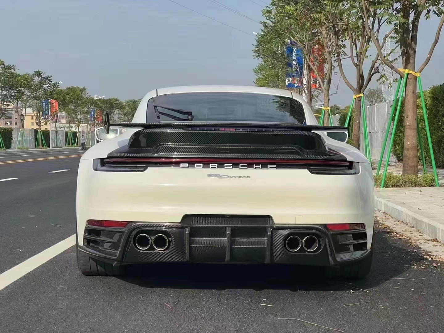 Auto Parts for Porsche 911 992 Carbon Fiber Body Kit 911 992 Upgraded Bras-style Front Shovel Diffuser Spoiler Body Kit