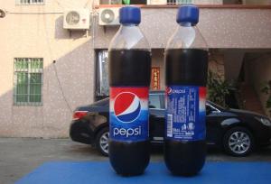 China Replicate PVC Inflatable Bottles Pepsi Cola Bottle For Trade Show factory