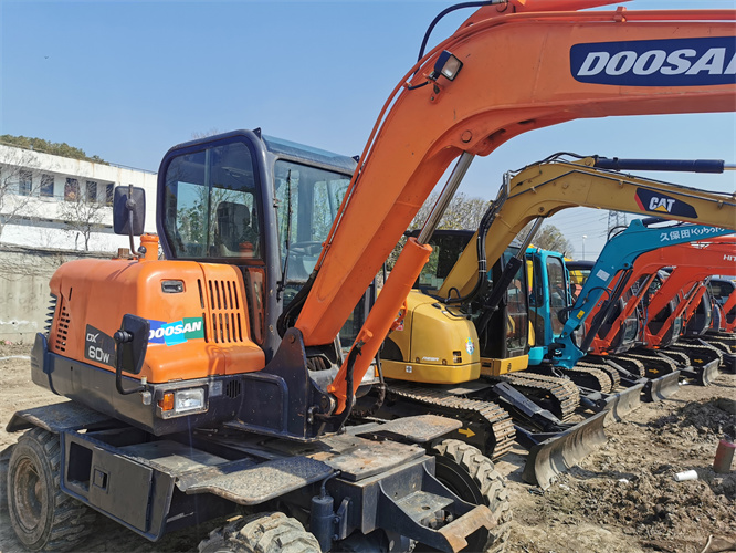 Used Doosan DH60-7 Excavator Crawler DH60 60W With 0.21m3 Bucket Capacity