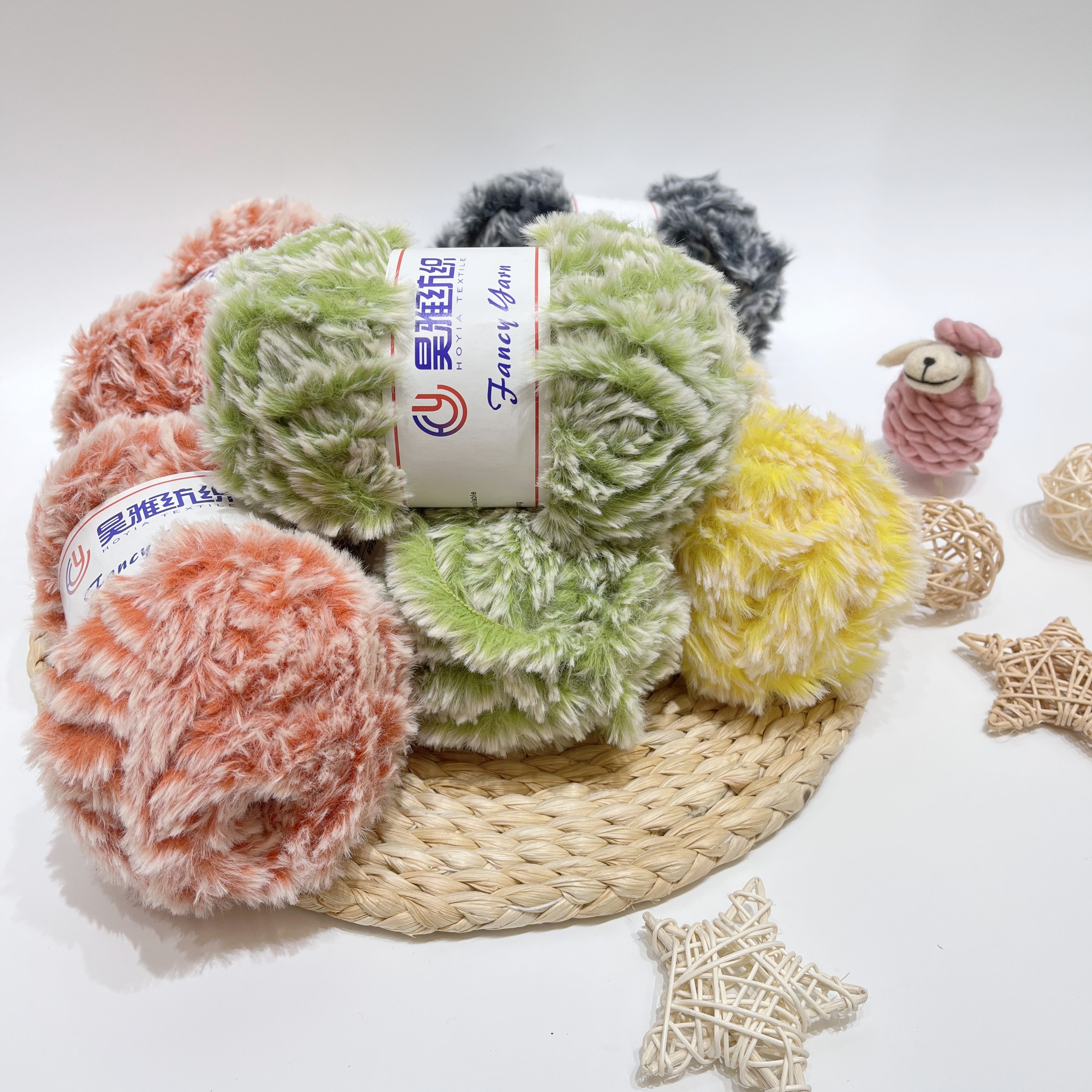 1/3.8NM 100% Polyester Section Dyed Toothbrush Yarn For Beginner Knitting