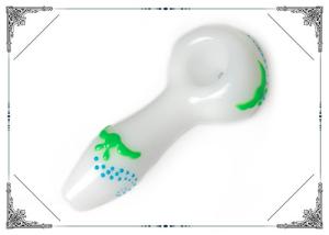 China Night Luminous Bat Glass Hook Hand Smoking Pipe 4 Inches Length With Mixed Color factory