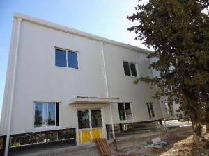 China Customized Prefabricated Steel Structures Meet European And American Standards factory