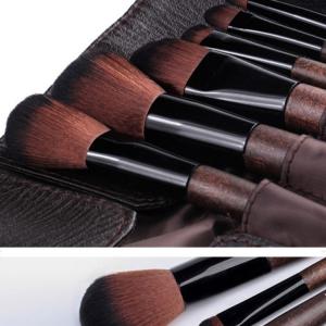 China Professional OEM Vegan Makeup Brushes PU New Material Handle Easy To Use factory