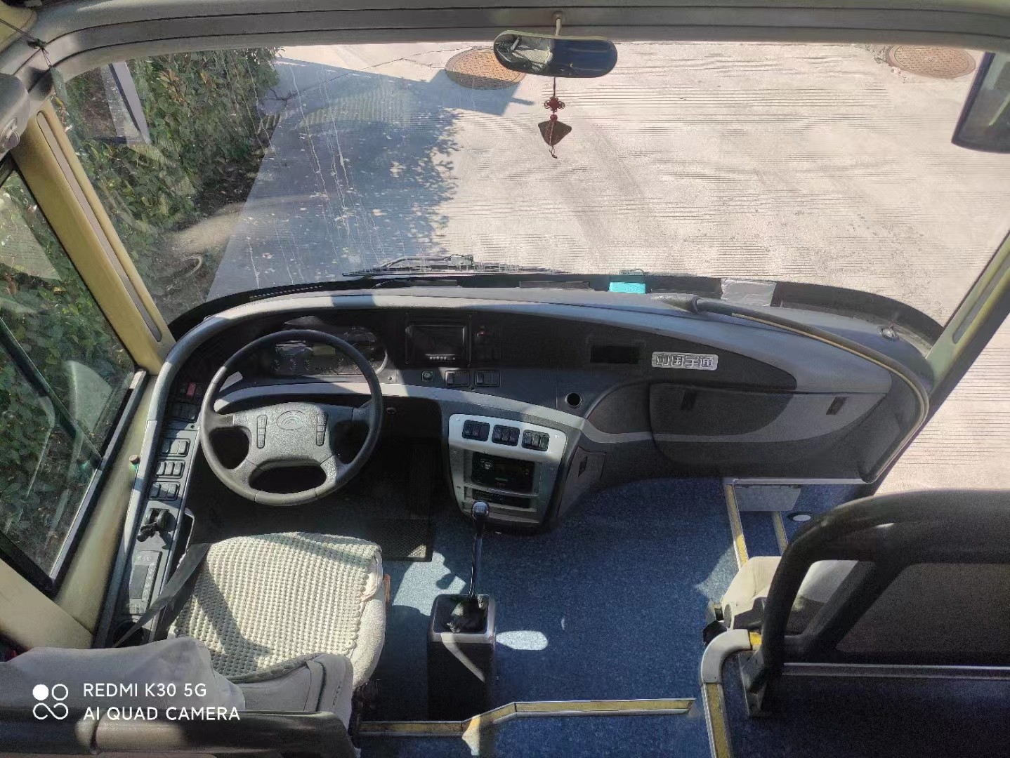 Luxury Coach Used Yutong ZK6127 55seater Bus Plate Spring Suspension Left Steering