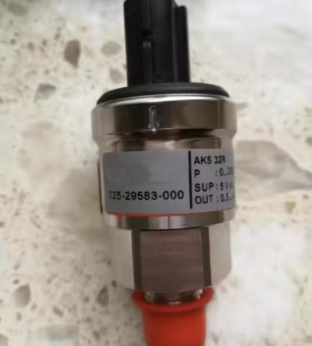 China 025-29583-000 YK High-Precision Pressure Transducer 0-2000 PSI 4-20mA ±0.25% FS for Refrigeration and HVAC Systems on sale