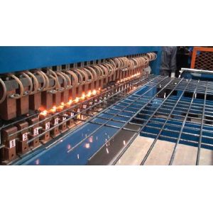 China Prefab Steel Buildings Kits , Seismic 500E Ribbed Rears Square Mesh on sale