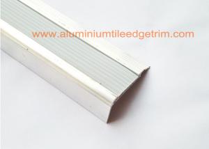 China Multi - Function Slip Resistant Stair Tread Nosings Bullnose Edging Trim 40 X 20 X 2.7mm factory