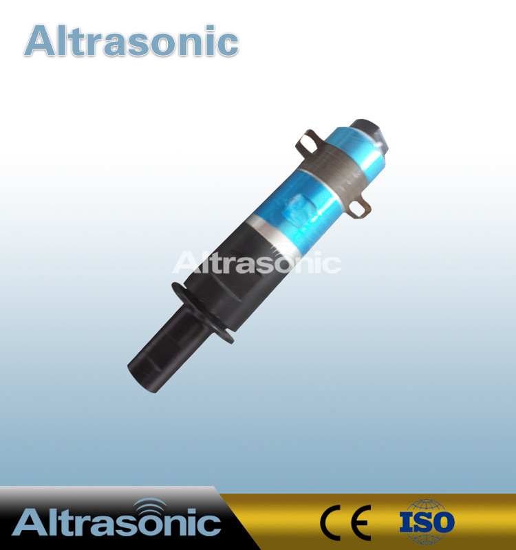 High Intensity Sandwich Type Ultrasonic Transducer Assures large Amplitufe Output