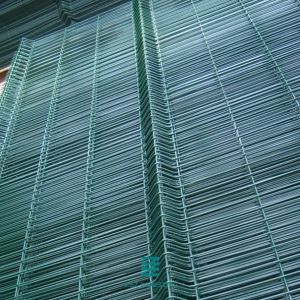 China Triangular Bending Powder Coated Galvanized Welded Wire Mesh Fence factory