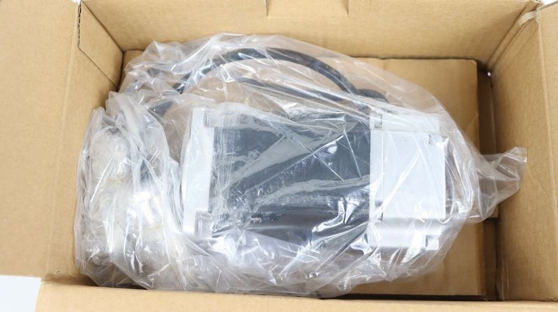 R7M-A75030-S1-D omron three phase input servo drip-proof controller