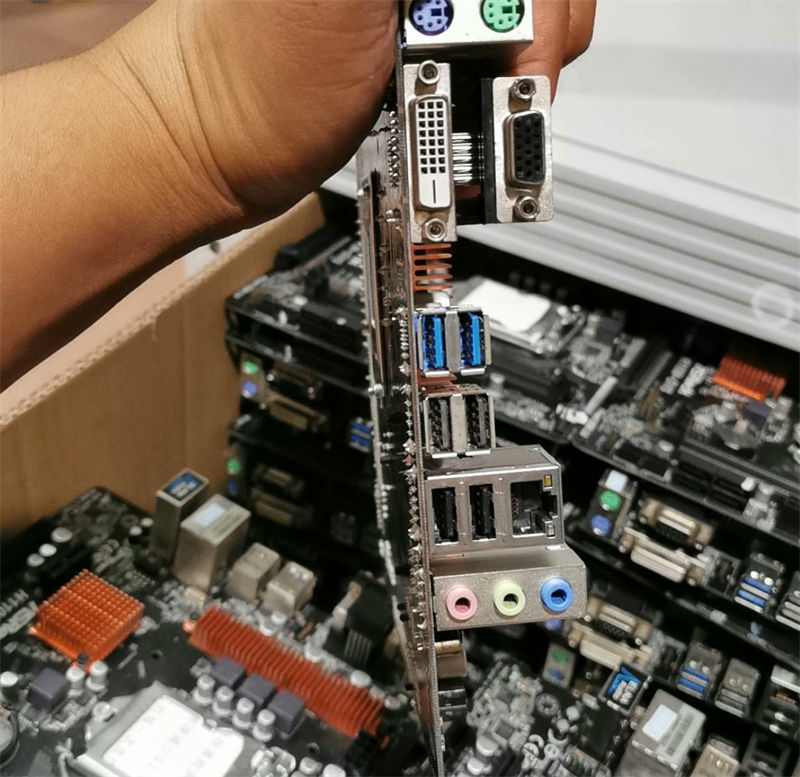 Customized H110M Desktop Motherboard for ASROCK H110M DVS LGA1151 DDR4 32G PCI-E 3.0 for PC Games mainboard