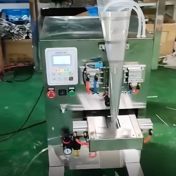 350W Automatic Liquid Packing Machine 20cm Film Width Pneumatic Packaging Machine