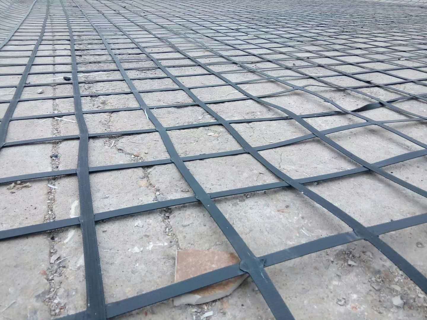China Railway Bridge HDPE Geotextile Geogrid Steel Plastic Composite Geogrid factory