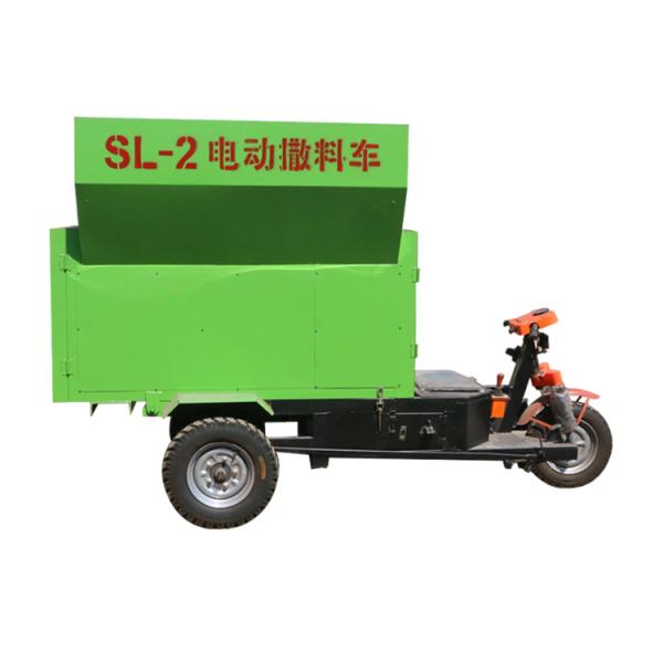 China High Efficiency Rear Spray Pasture Fertilizer Machine Spreading Fertilizer Spreaders factory