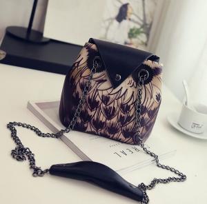 China 2016 summer new Korean women personalized printing chain shoulder bag cartoon owl tide factory