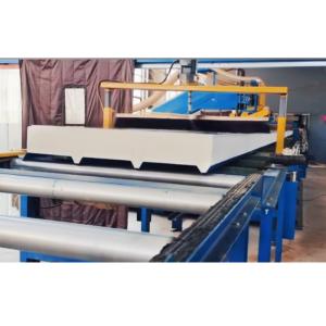 China 0.4-0.8mm Steel Thickness Polyurethane Foam Sandwich Roof Panel for Fireproof Roofing factory
